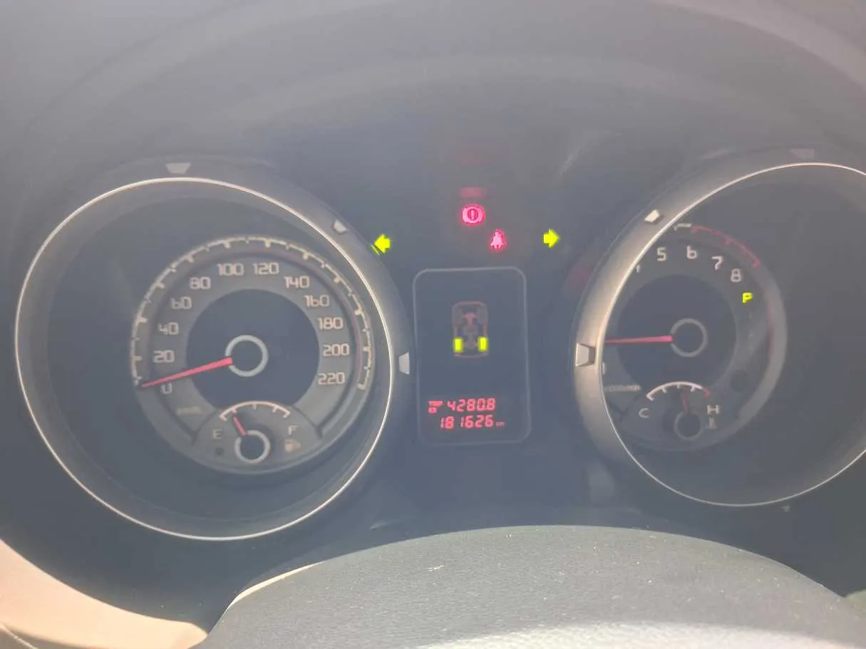 Car image 18