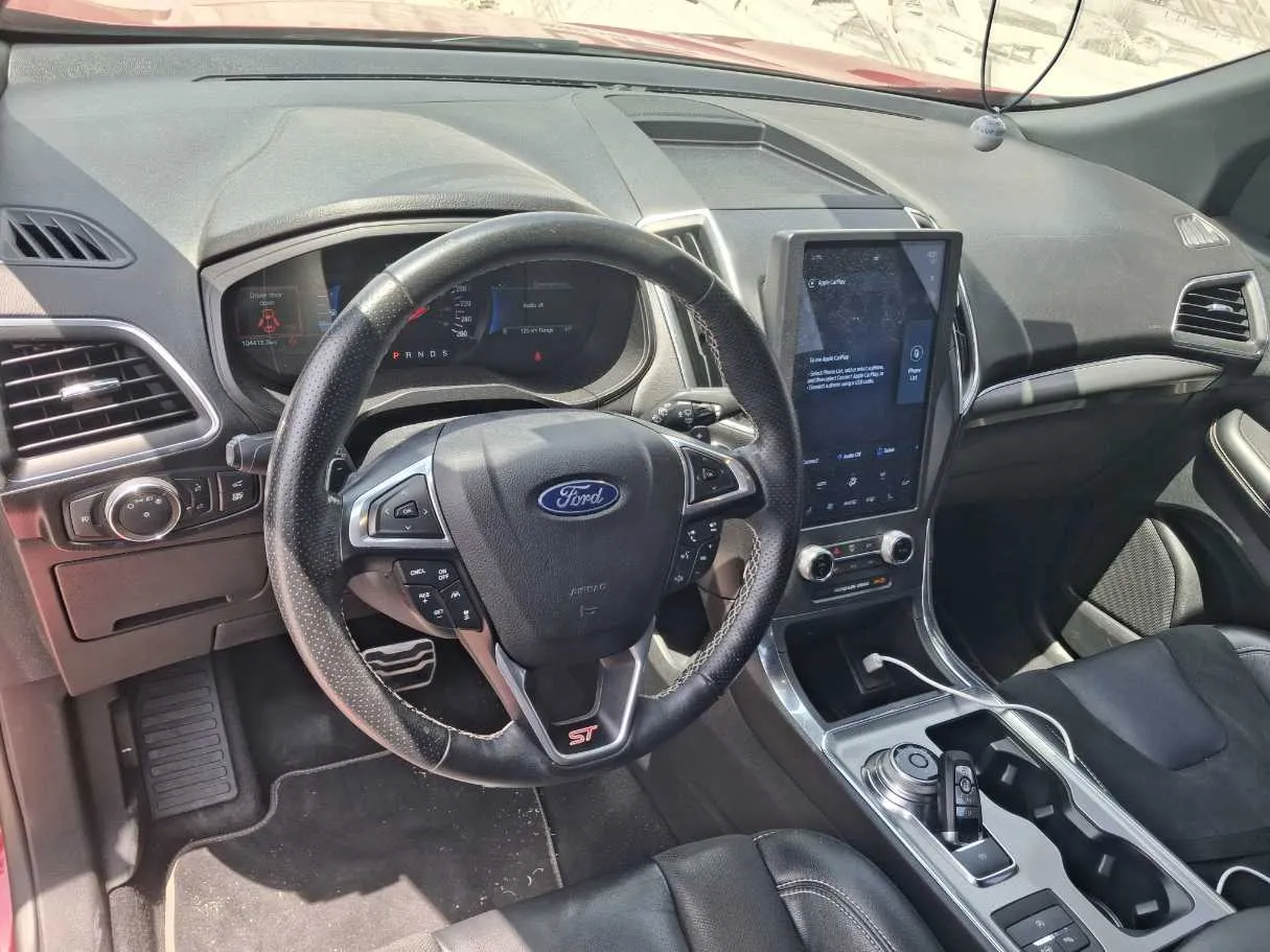 Car image 11