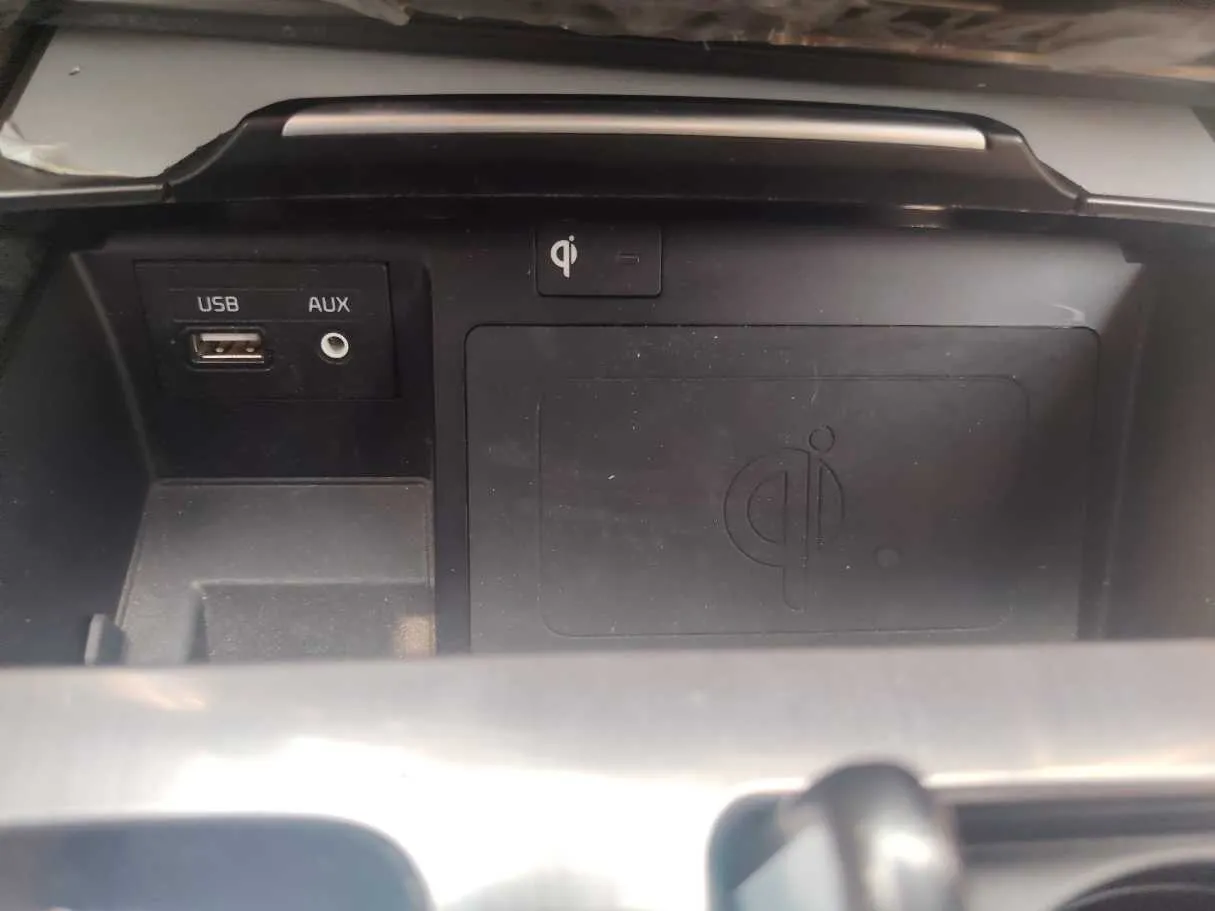 Car image 20