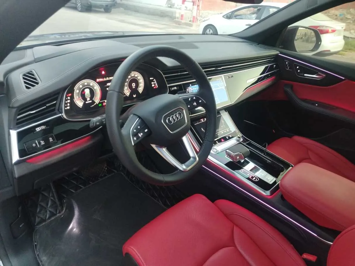 Car image 12