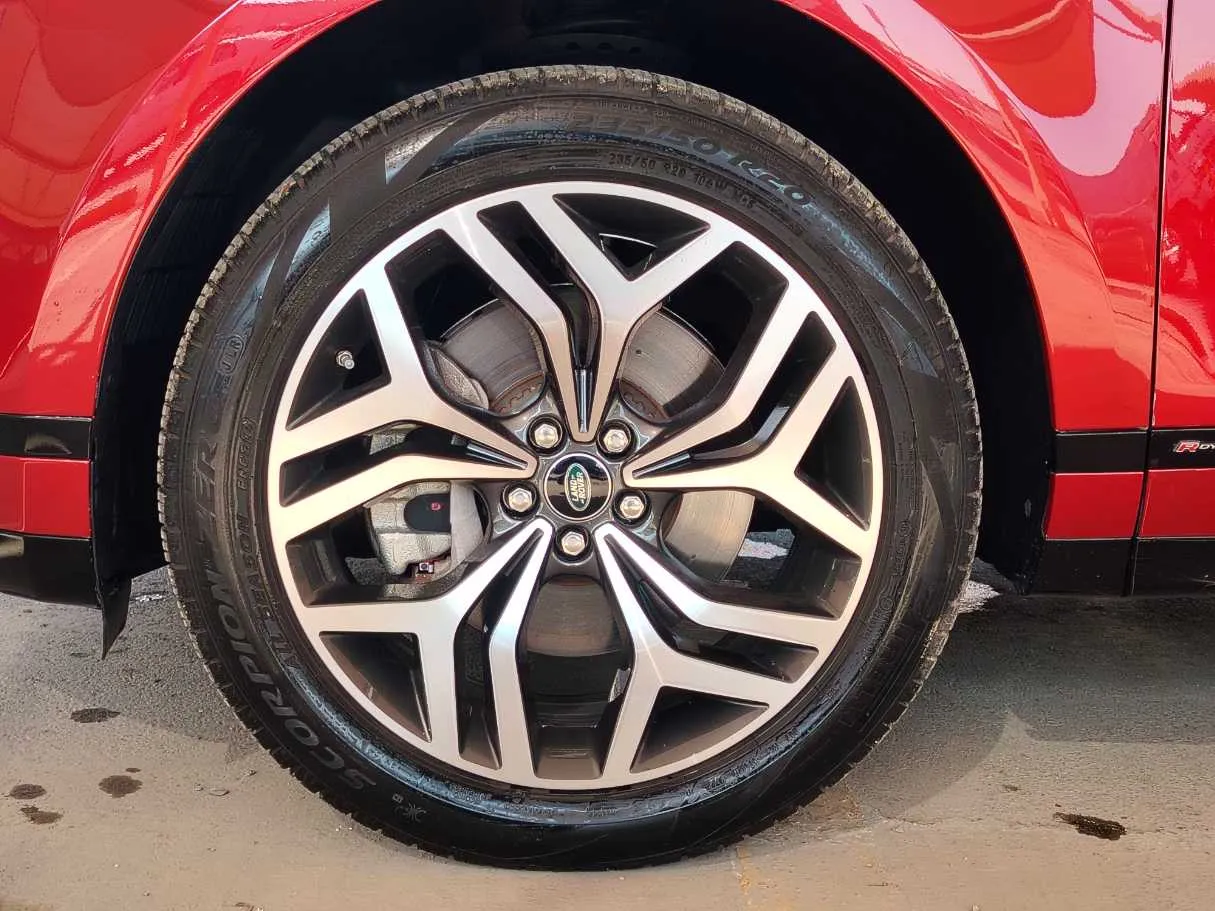 Car image 9