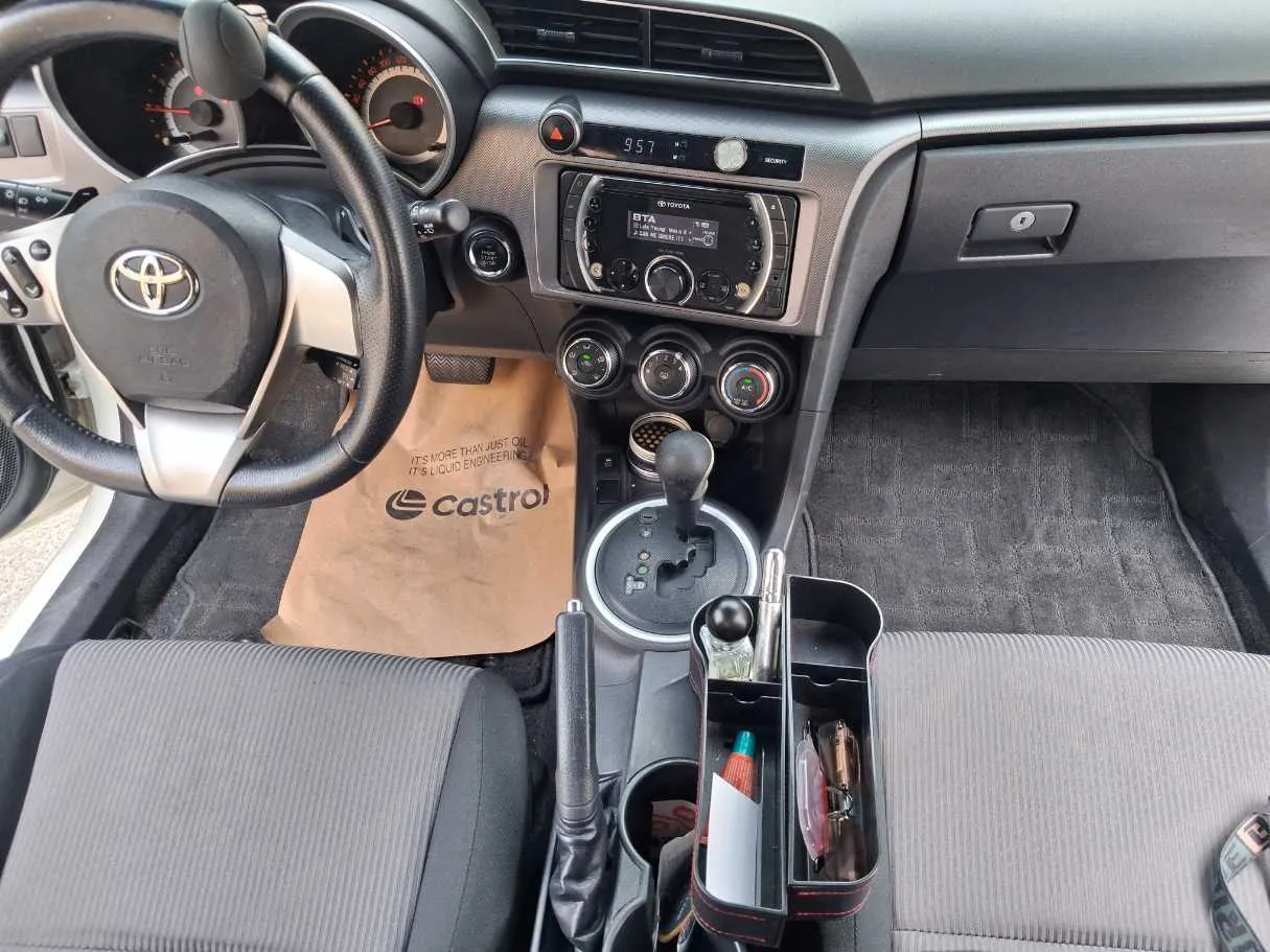 Car image 15