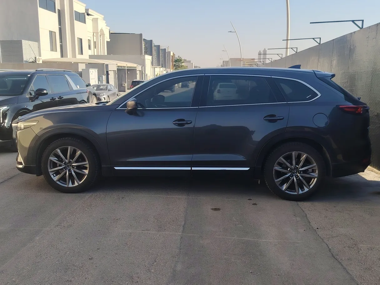 Car image 8