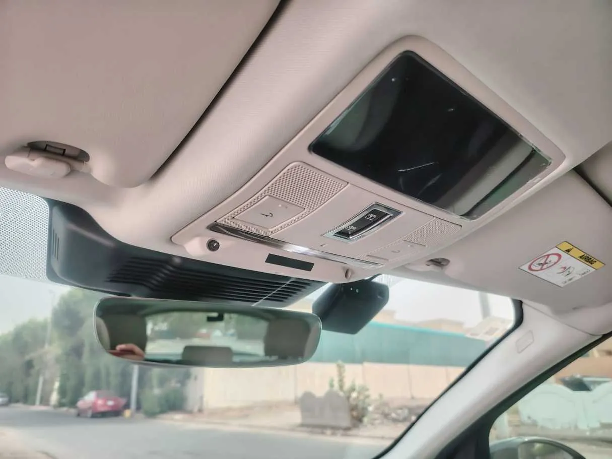 Car image 29