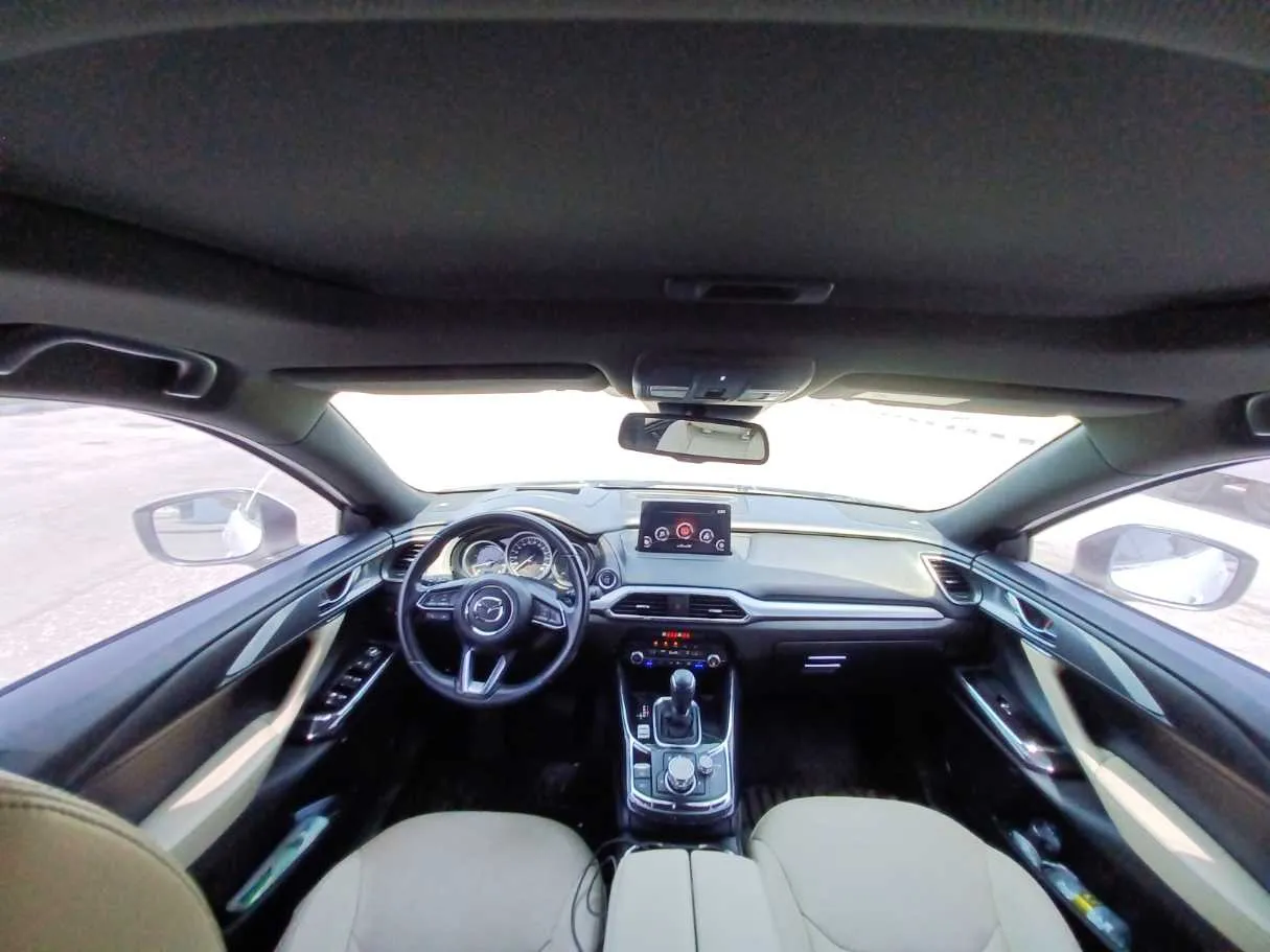 Car image 13