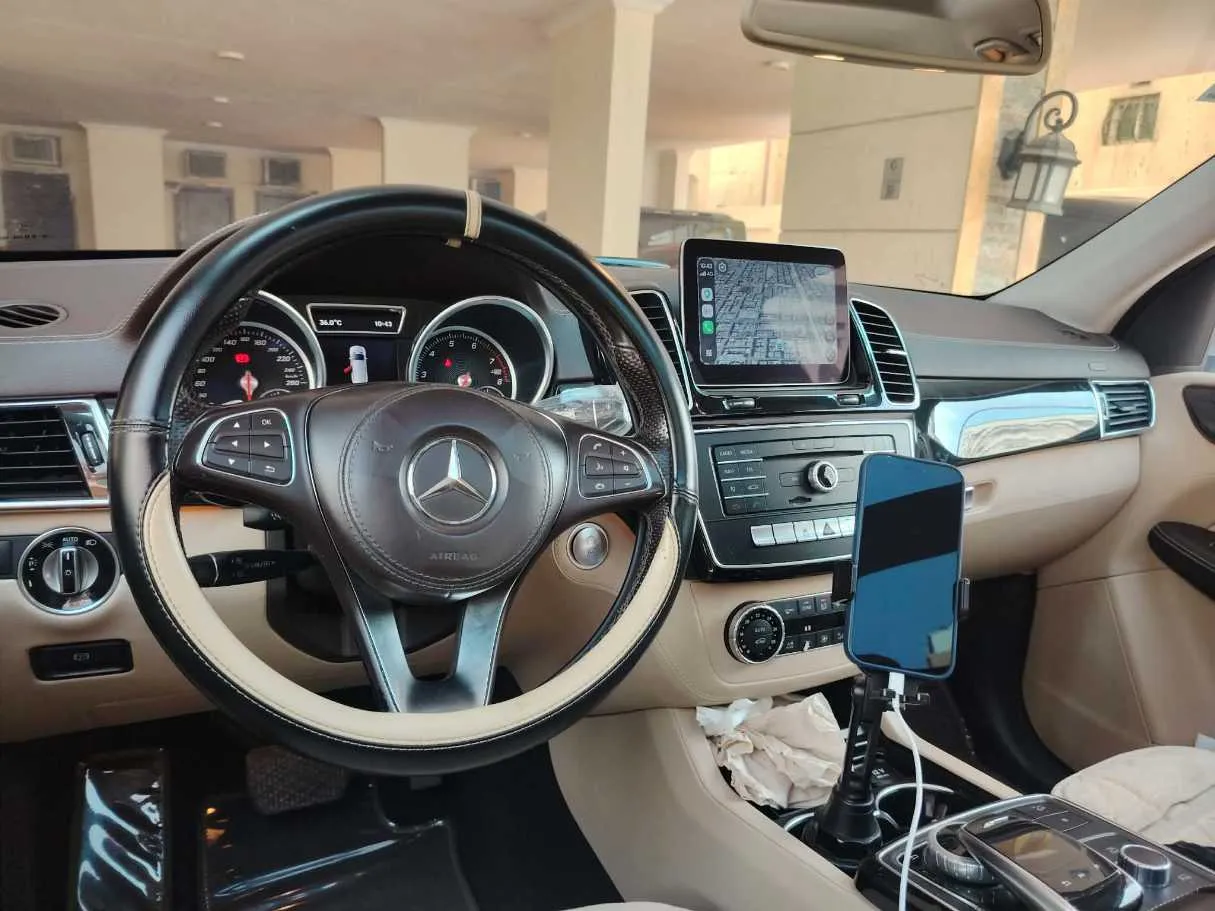 Car image 28