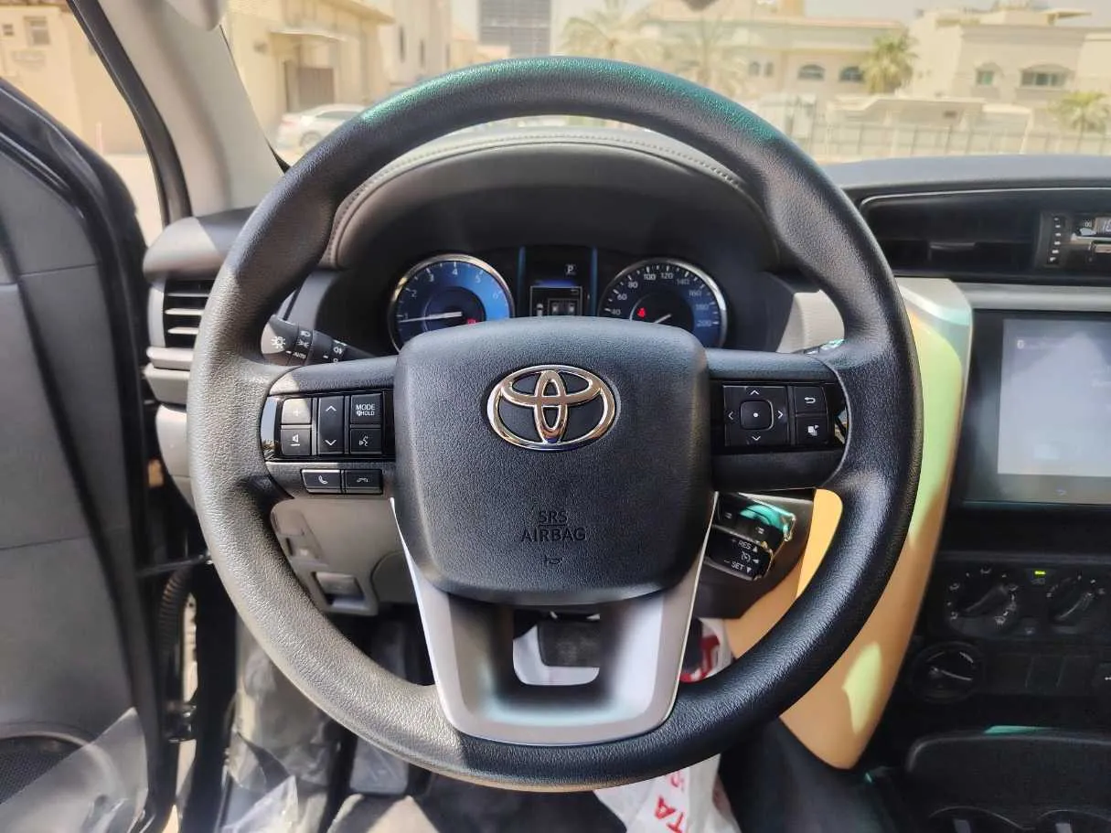 Car image 23