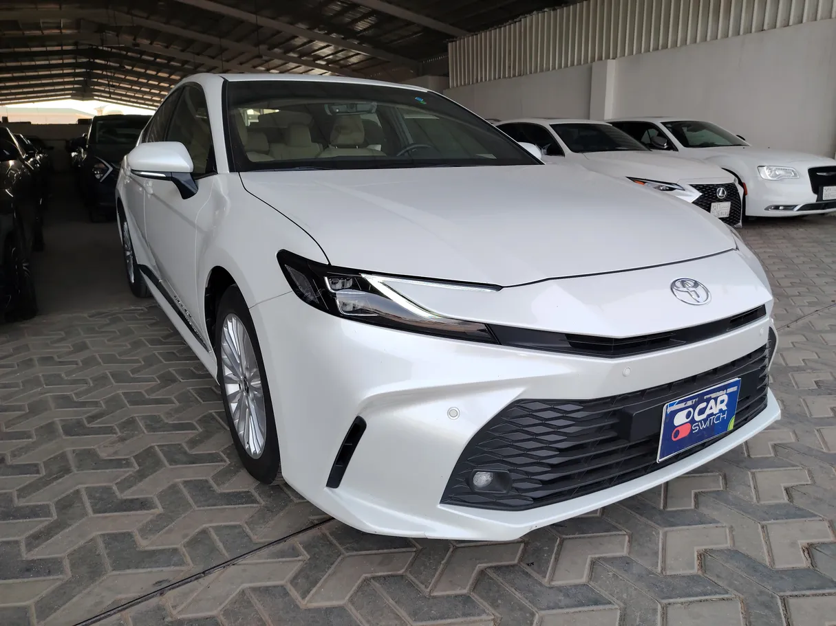 Car image 3