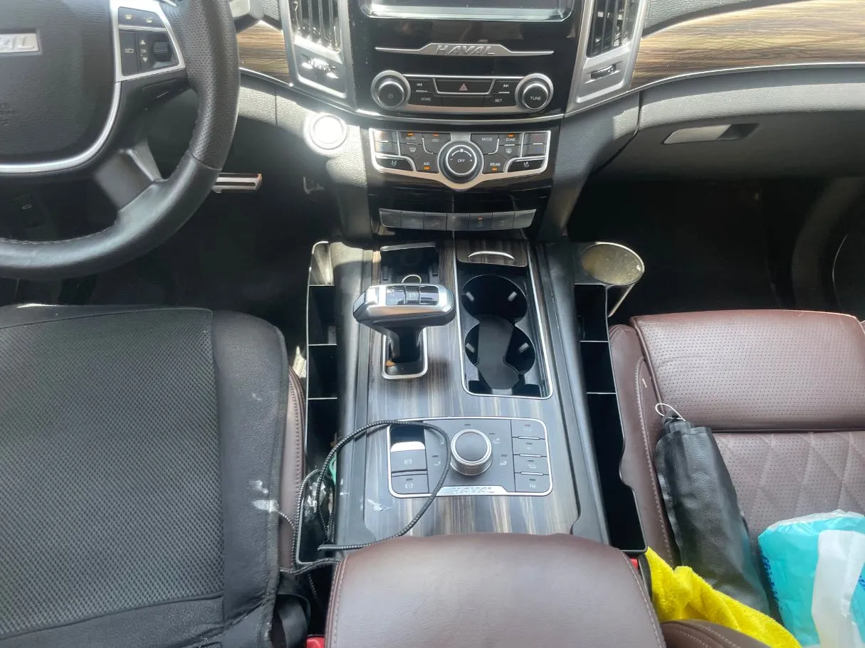 Car image 20