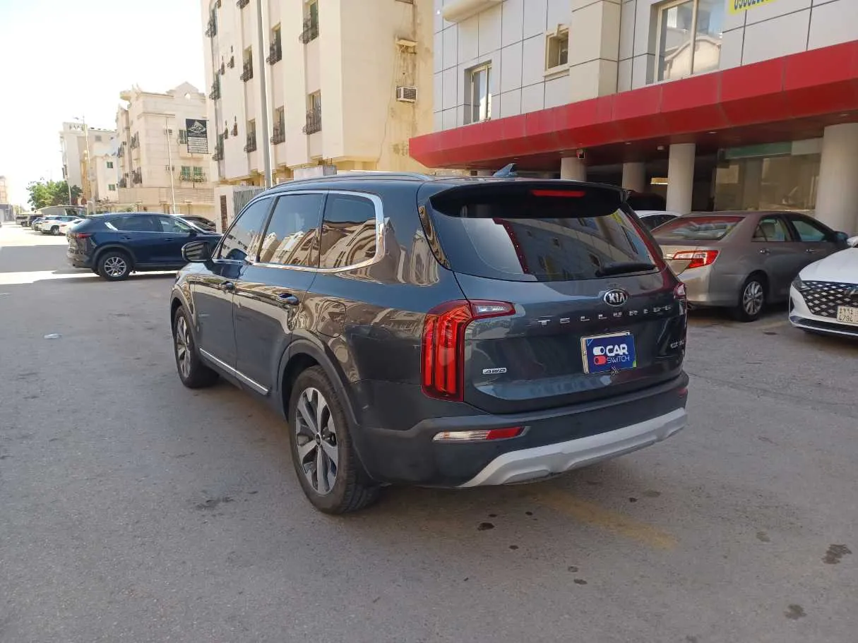 Car image 7