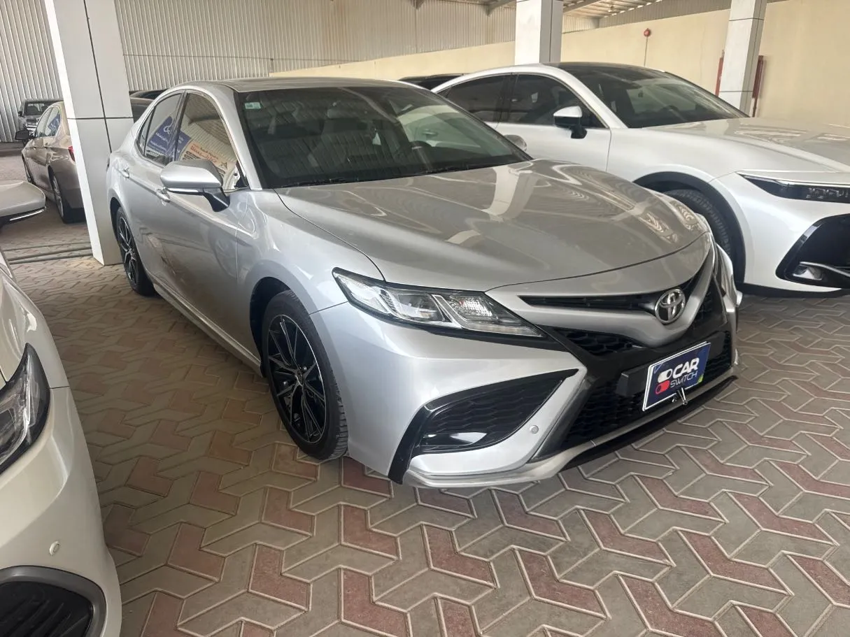Car image 3