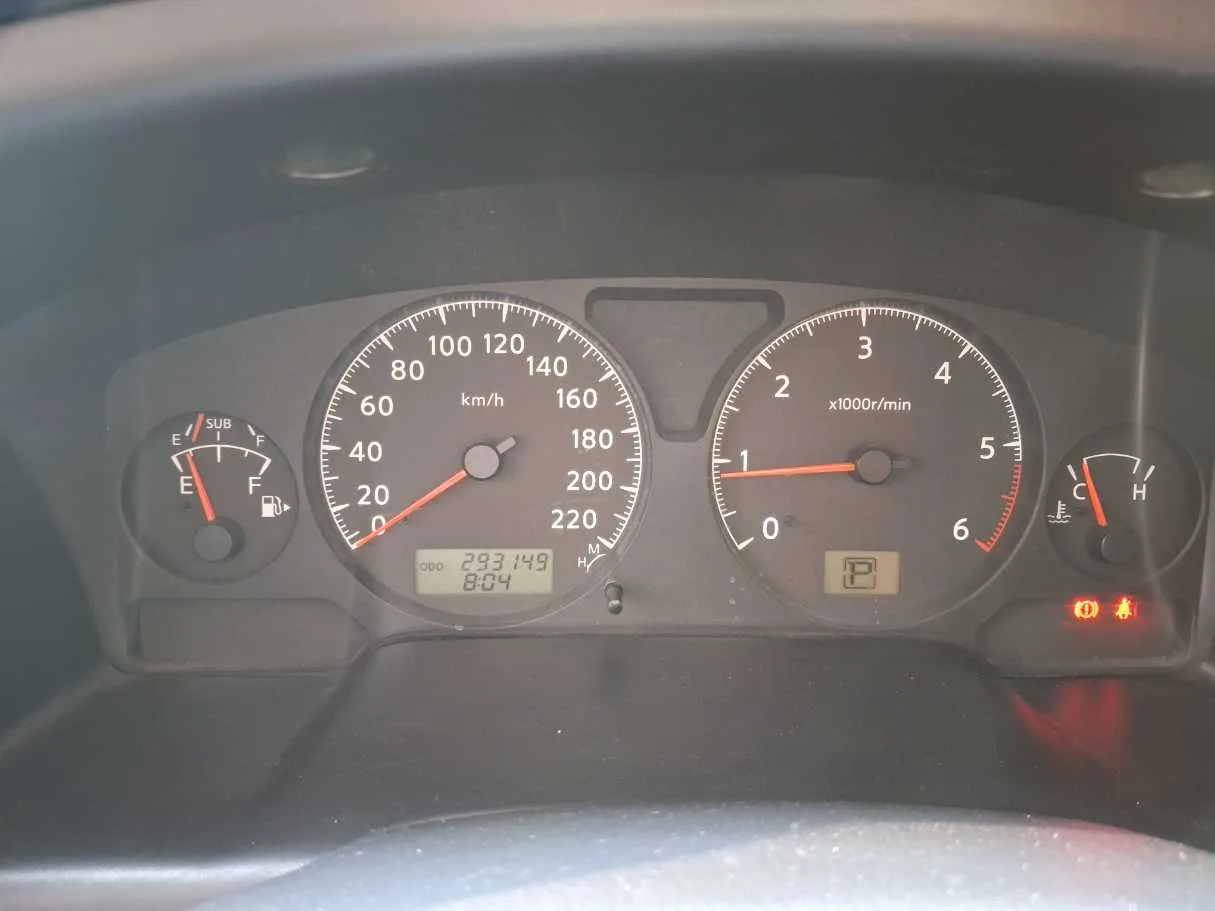 Car image 17