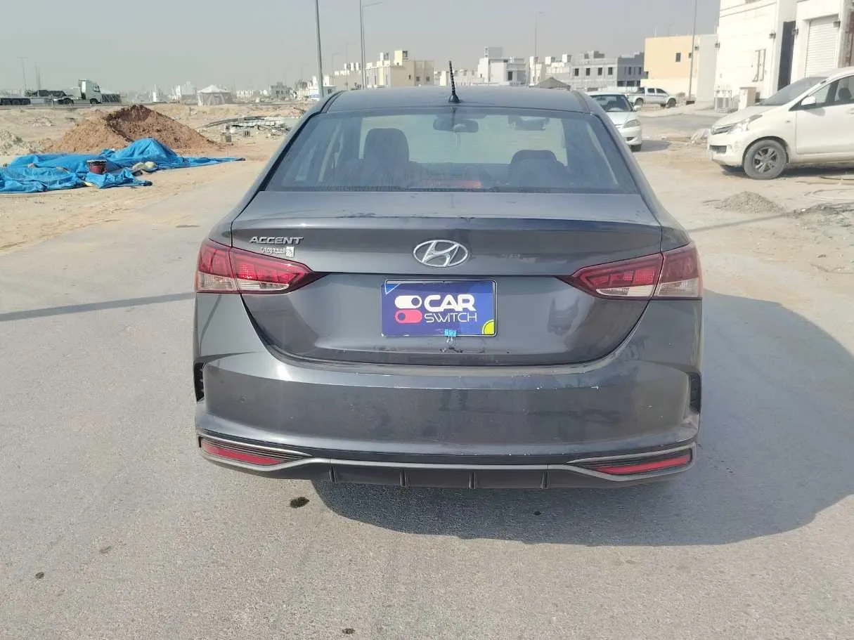 Car image 6