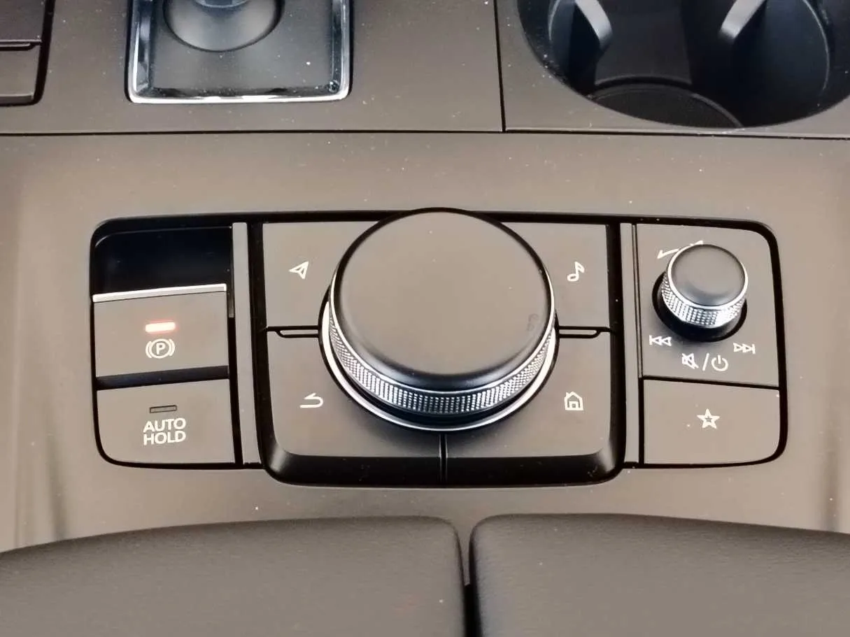 Car image 23