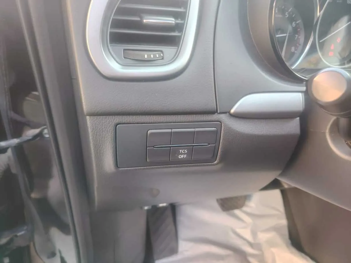 Car image 38