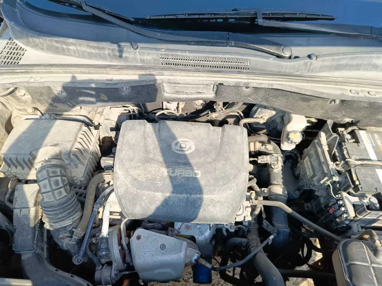 Car image 30