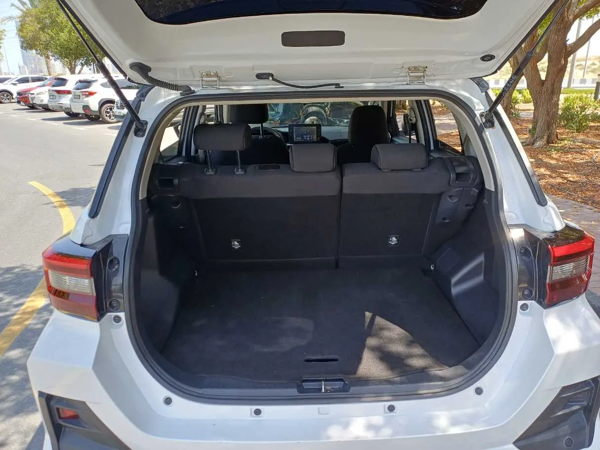 Car image 18