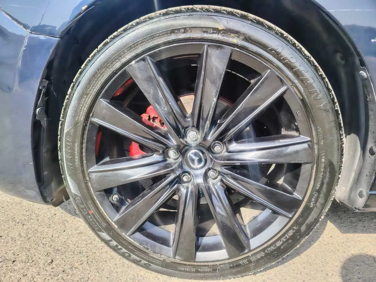 Car image 10