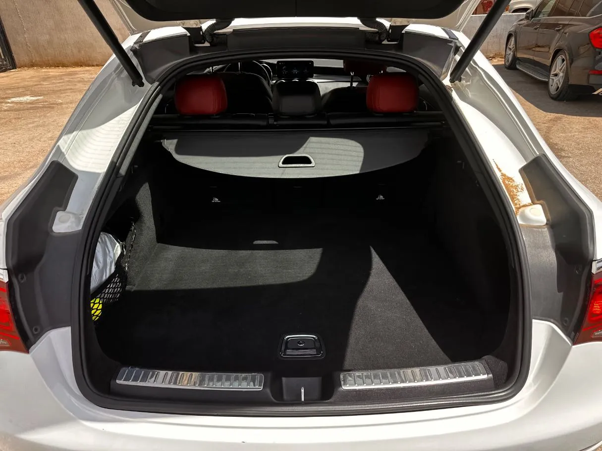Car image 23