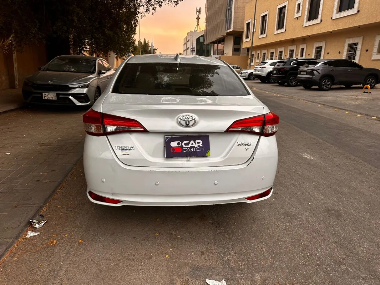 Car image 7
