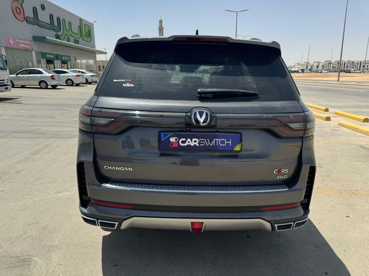 Car image 6