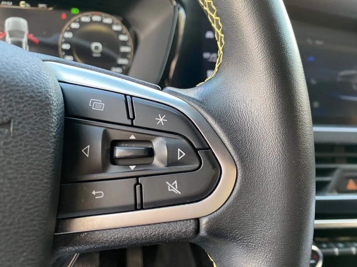 Car image 24