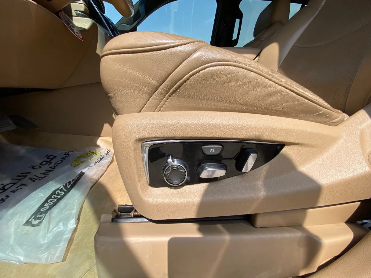 Car image 29