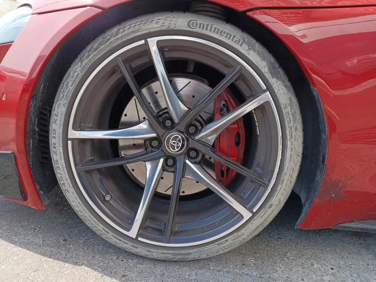 Car image 9