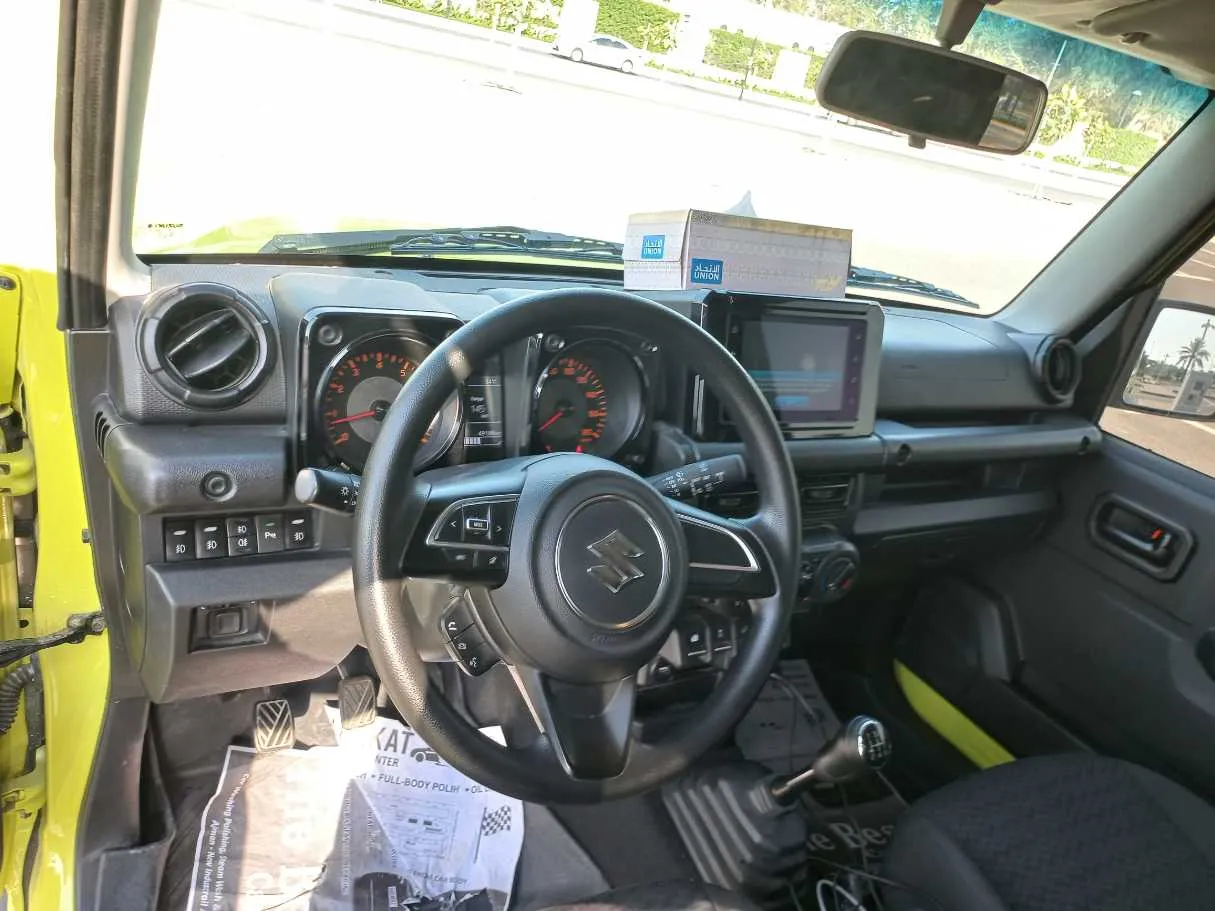 Car image 11