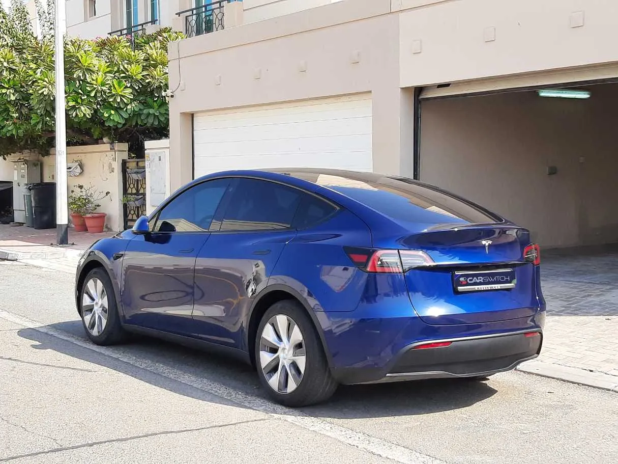 Car image 7