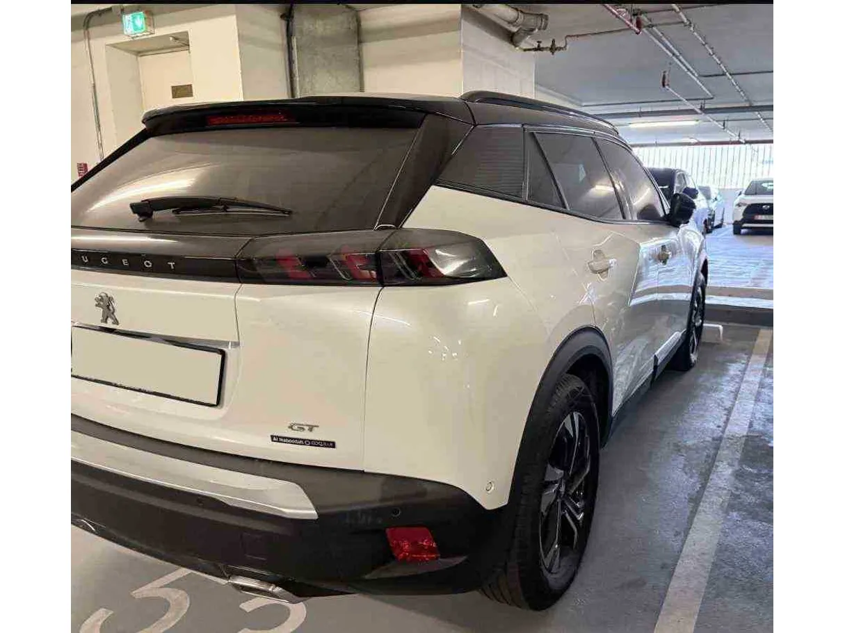 Car image 2