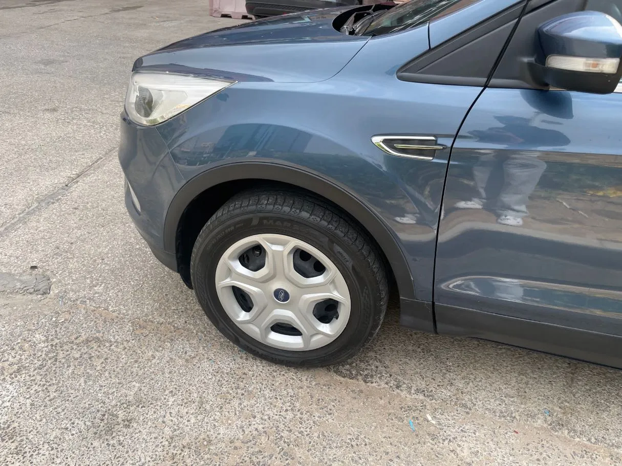 Car image 9