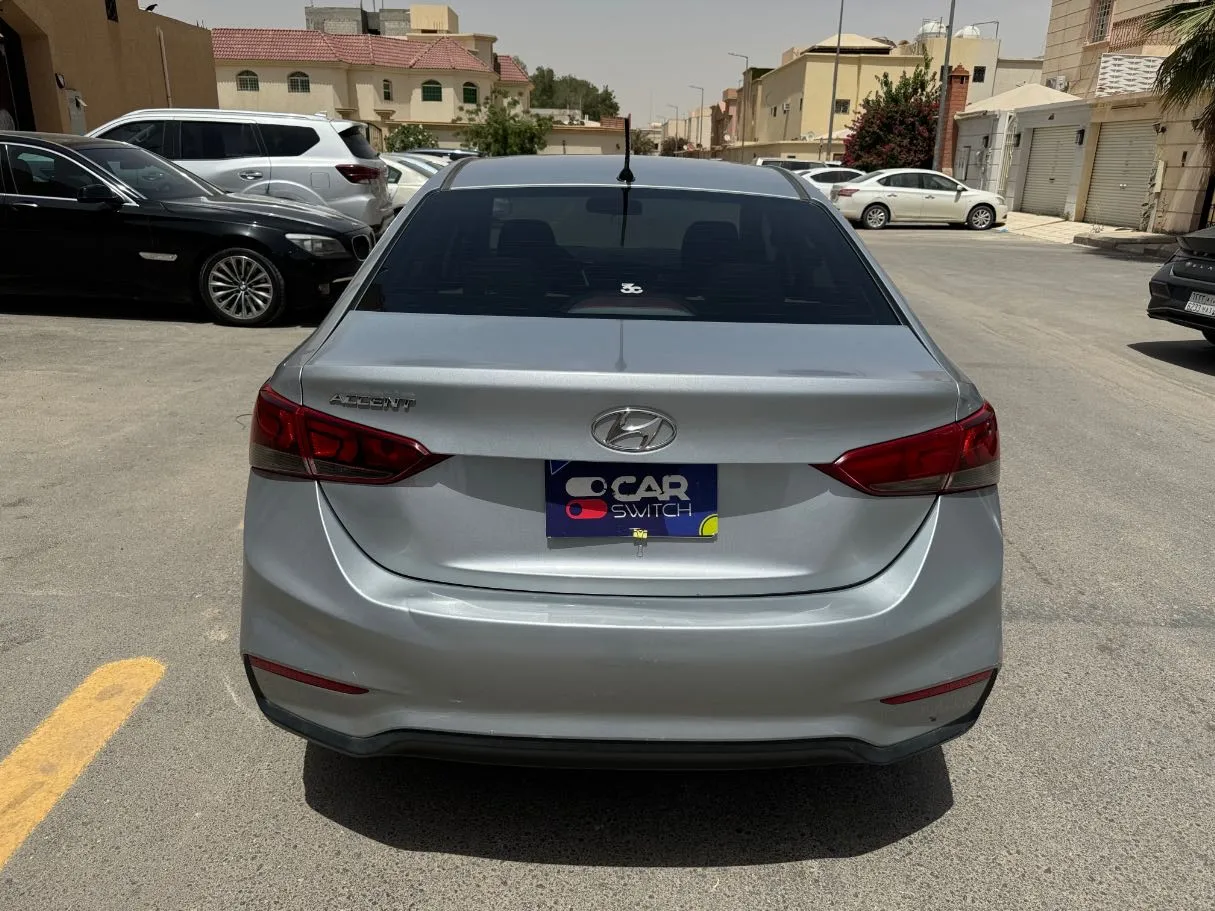 Car image 6