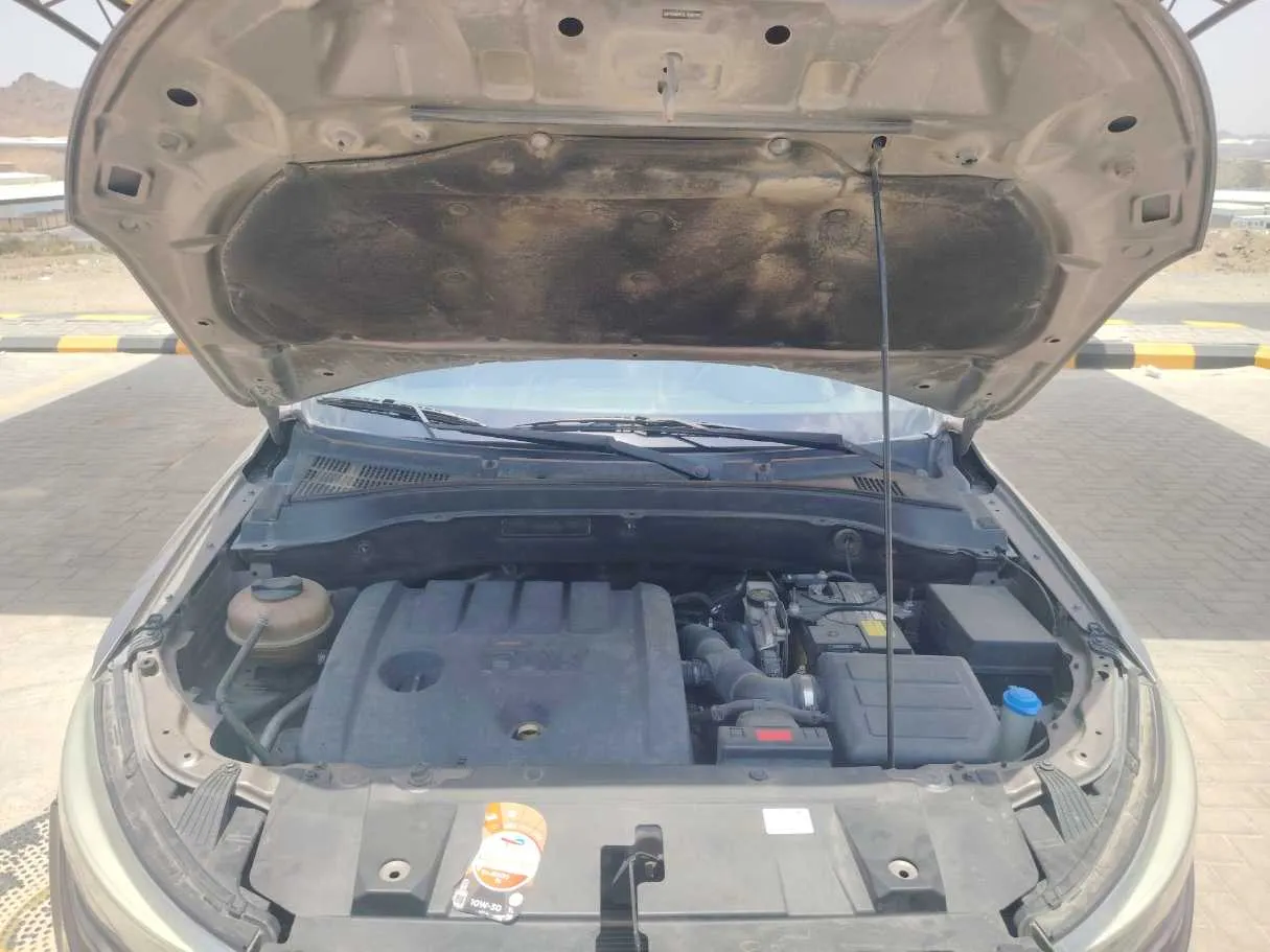 Car image 30