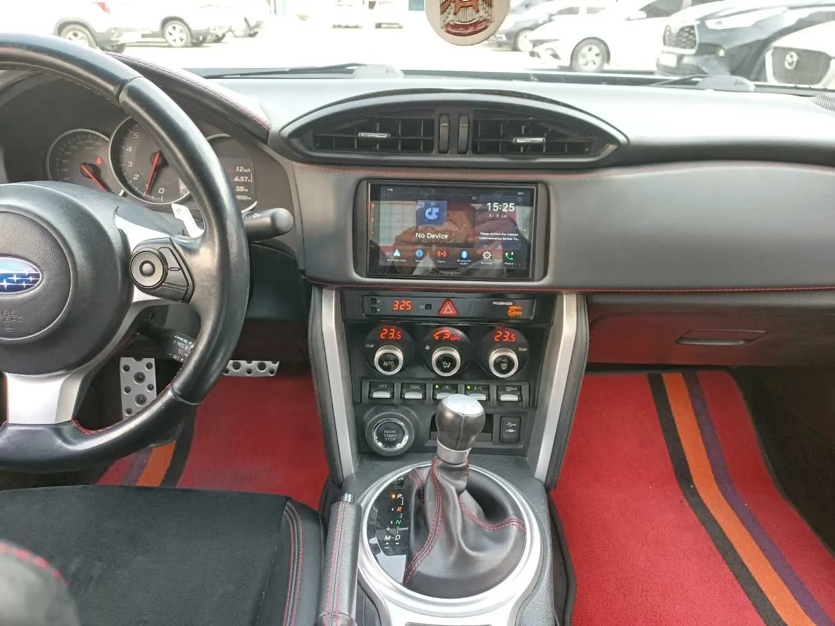 Car image 16