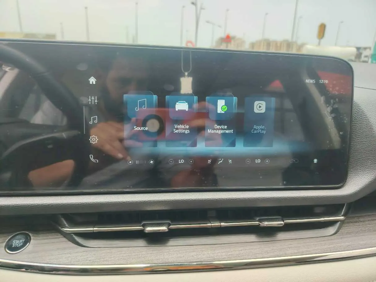 Car image 25