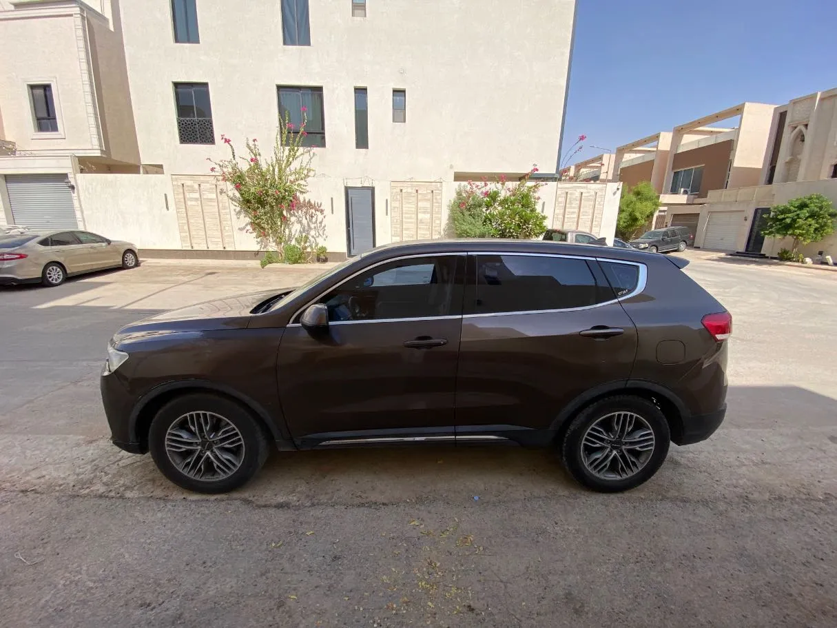 Car image 7
