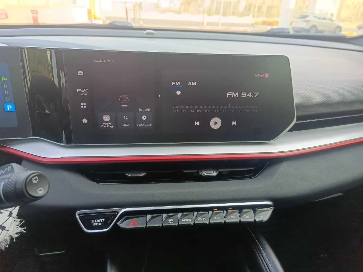 Car image 25