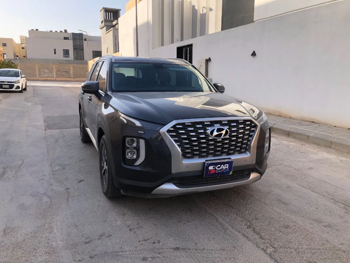 Car image 3