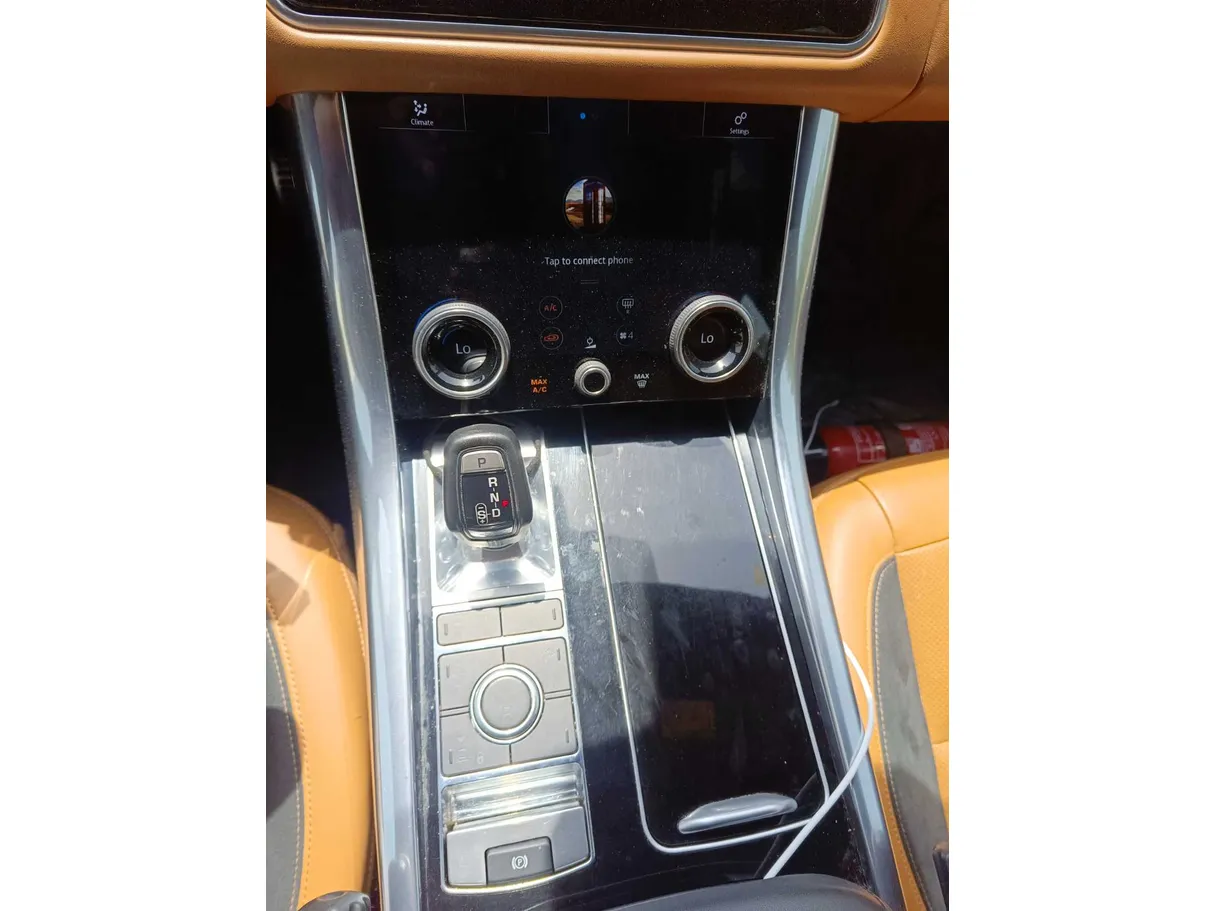 Car image 24
