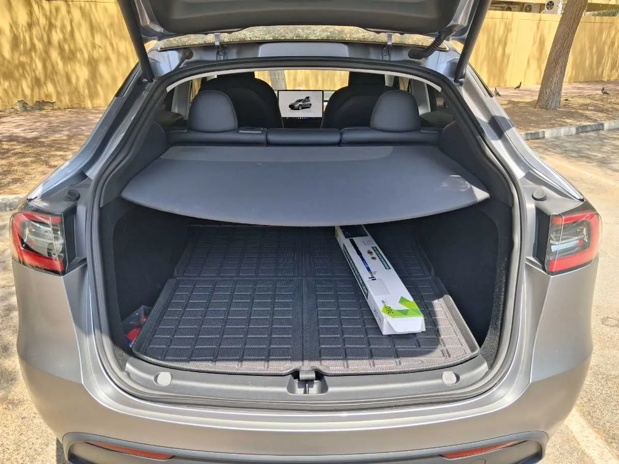Car image 18