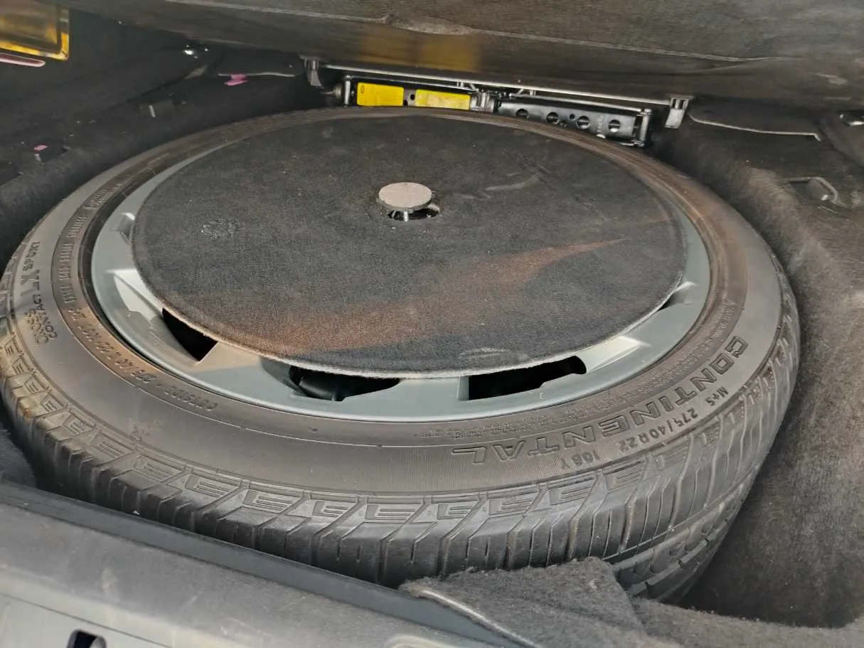 Car image 36
