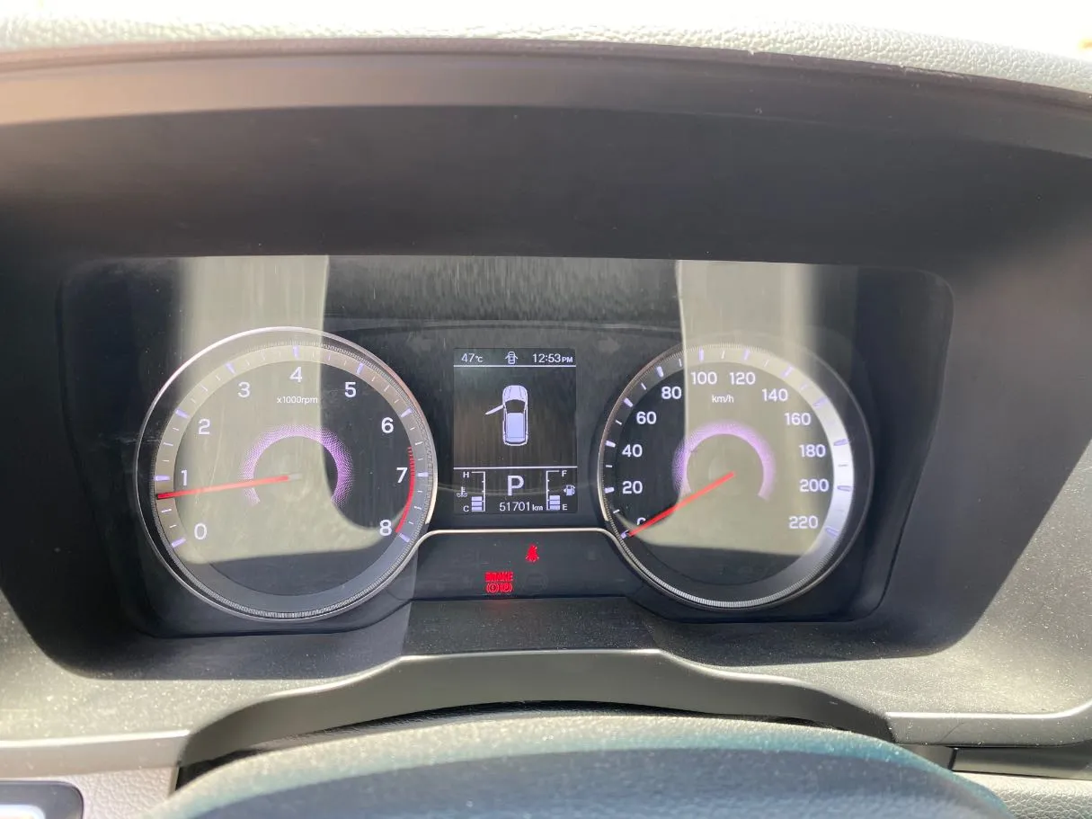 Car image 17