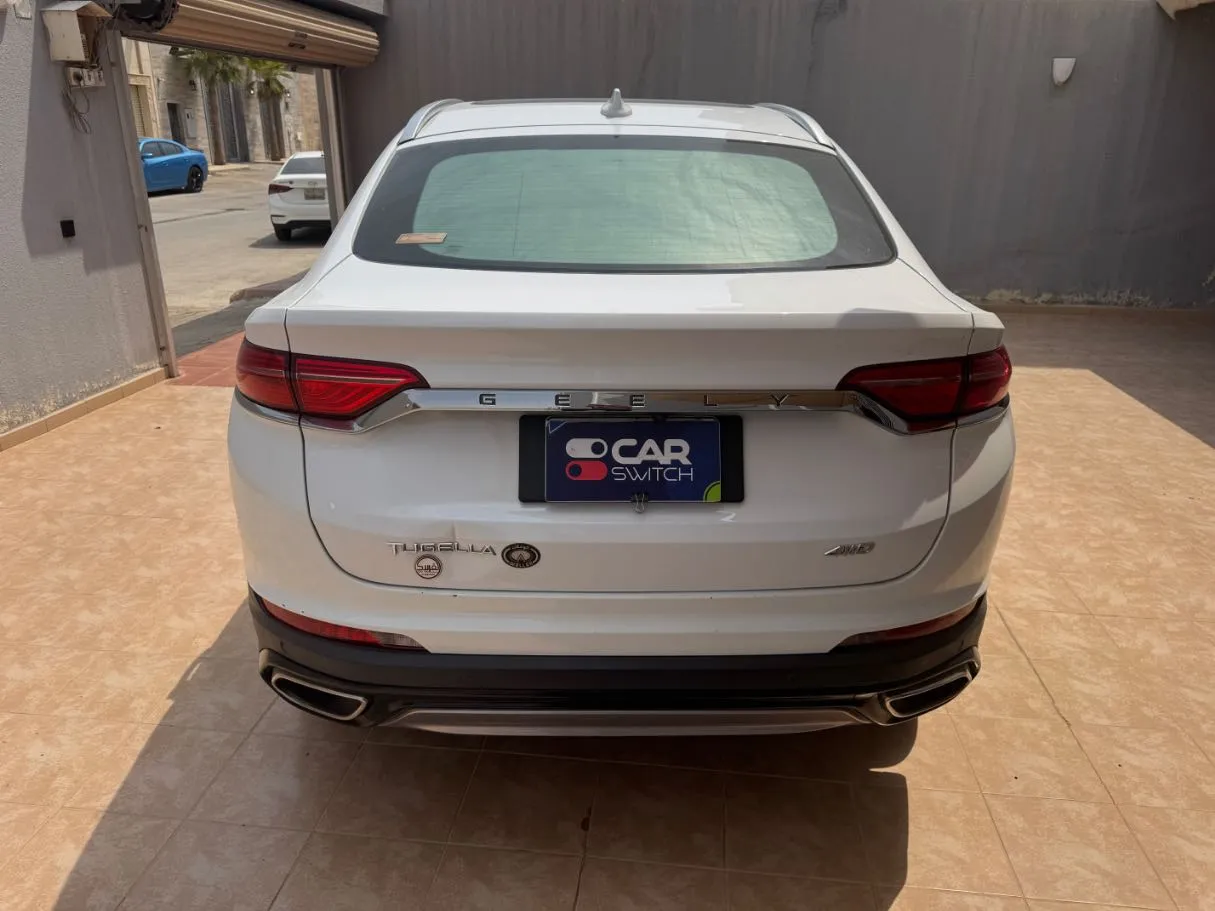 Car image 6