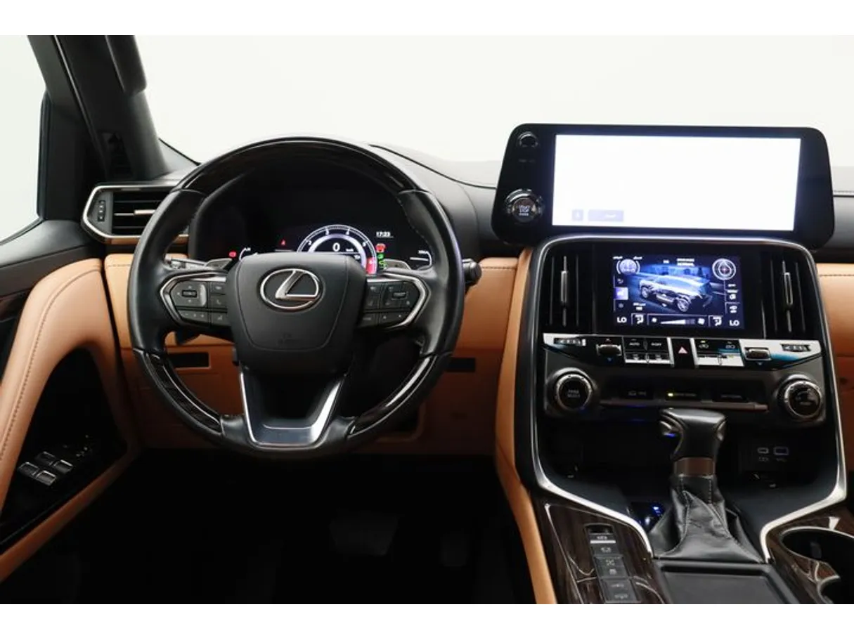 Car image 15