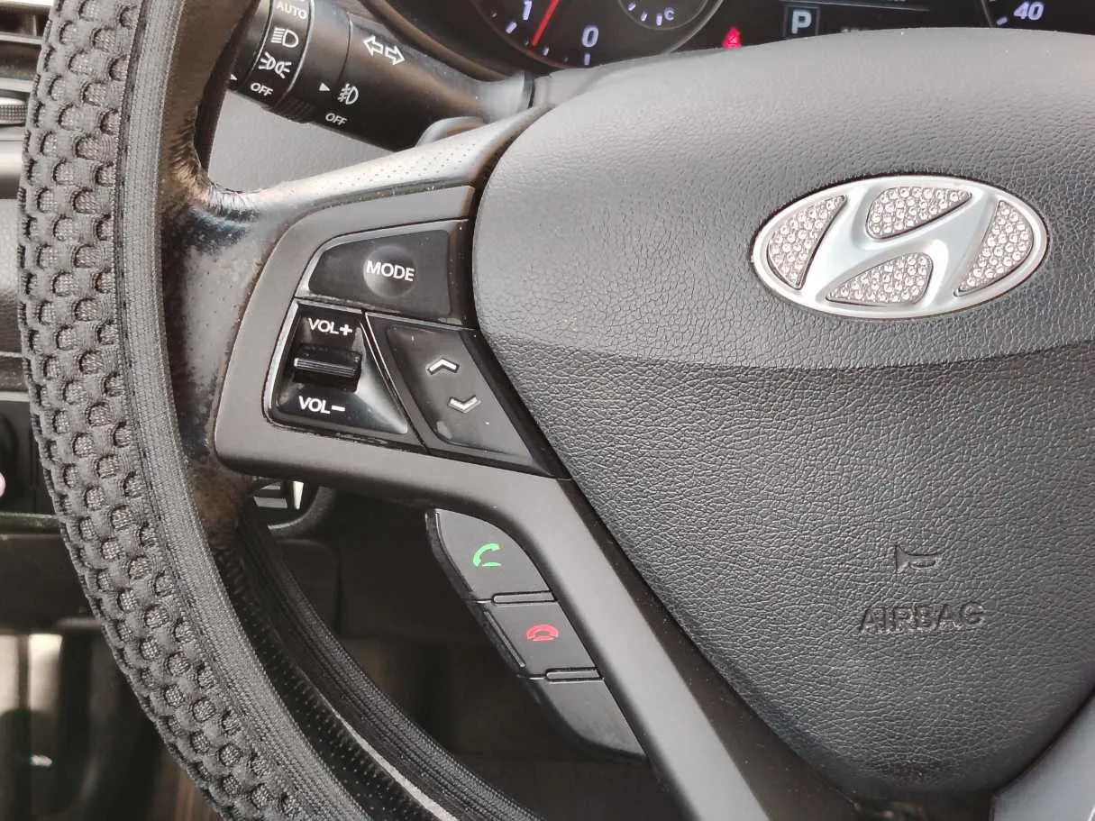 Car image 21
