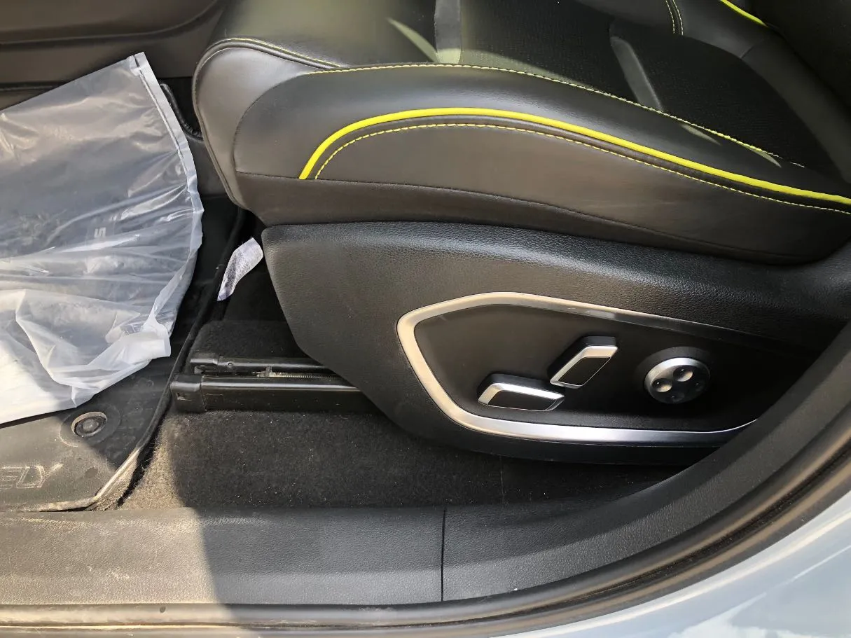 Car image 20