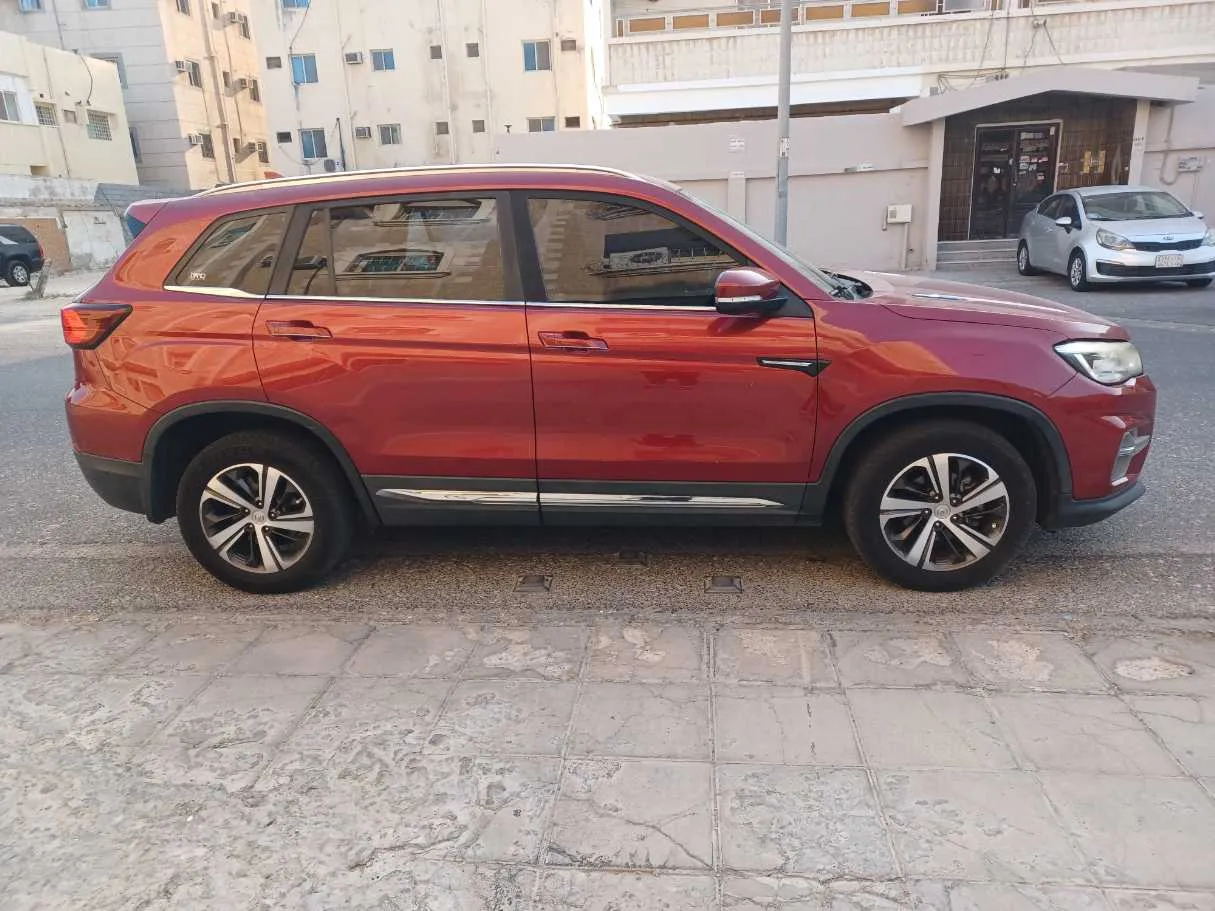 Car image 4