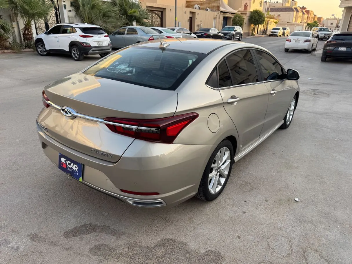 Car image 5