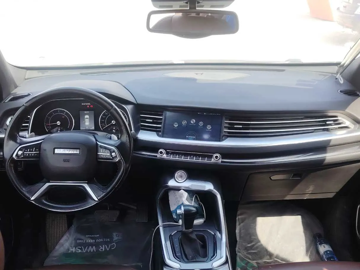 Car image 15